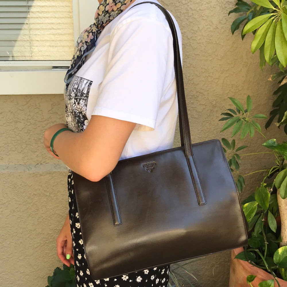 Vintage chocolate Prada leather bag
